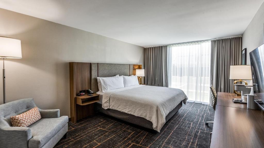 Standard King Room Near Regal Row Hospitality DAL Luxury Bookings