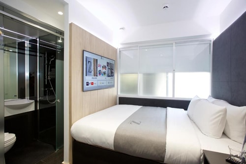 Queen Room Near Soho Square Gardens LON 2 Luxury Bookings