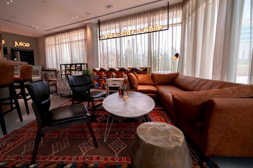 Deluxe Room Near Dubai Airport by Luxury Bookings 14 Luxury Bookings