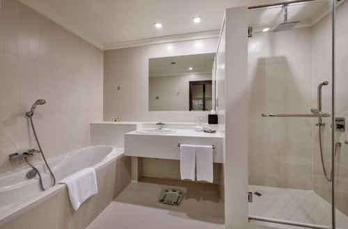 Superior Room Near Carrefour Garhoud 6 Luxury Bookings