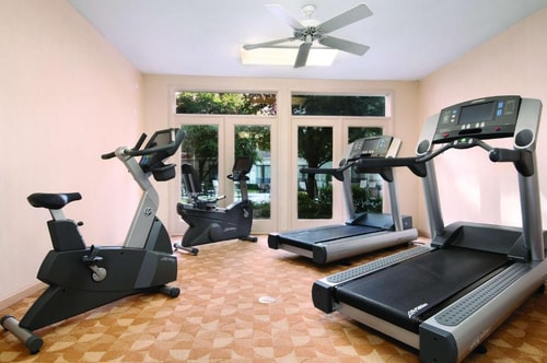 King Studio Near Caruth Haven Court DAL 8 Luxury Bookings