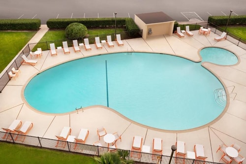 Standard King Room Near IAH Airport Area HOU 15 Luxury Bookings