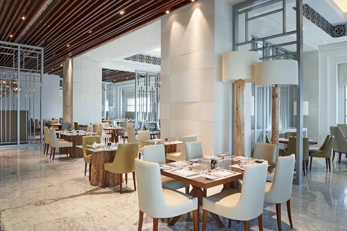 Luxury Deluxe Room On Sheikh Zayed Road 8 Luxury Bookings