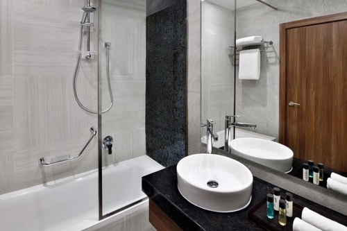 Two Bedroom Apartment In Downtown Near Dubai Mall 14 Luxury Bookings