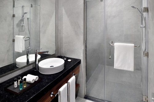 3 Bedroom Apartment In Downtown Near Dubai Mall 14 Luxury Bookings