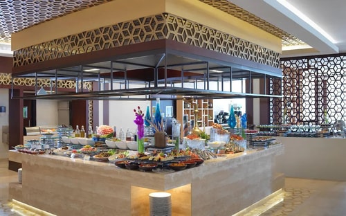 Deluxe Suite City View  Apartment  Near Metro 9 Luxury Bookings