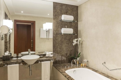 Luxury One Bedroom Suite In Dubai Marina 5 Luxury Bookings