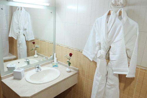 Standard Two Bedroom Apartment Near ADCB Metro 4 Luxury Bookings