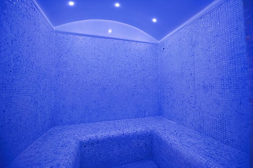 Studio King or Twin Near Al Maya Supermarket 9 Luxury Bookings