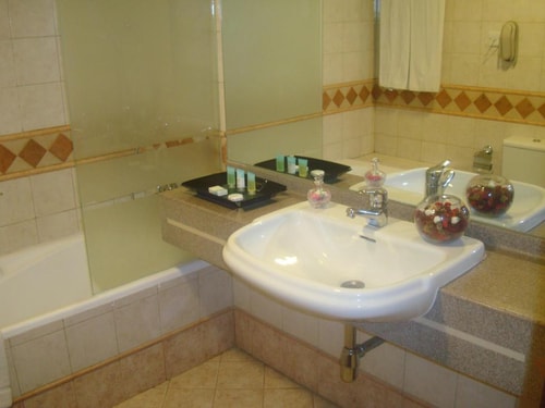 One Bedroom Apartment Near by Day To Day Al Karama 15 Luxury Bookings