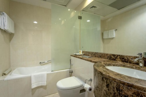 Two Bedroom Apartment Near by Mashreq Metro Ab 11 Luxury Bookings