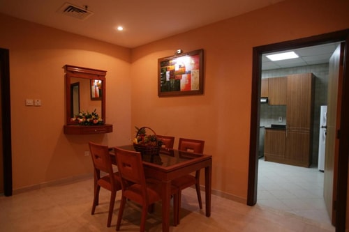 One Bedroom Suite Near Manhattan Avenue 7 Luxury Bookings