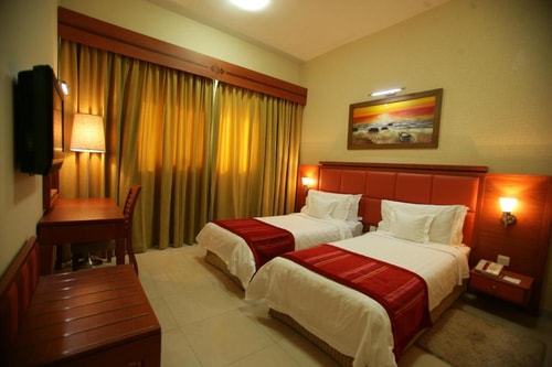 One Bedroom Suite Near Manhattan Avenue 1 Luxury Bookings