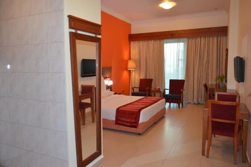 One Bedroom Suite Near Manhattan Avenue 5 Luxury Bookings