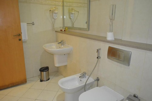 One Bedroom Suite Near Manhattan Avenue 17 Luxury Bookings