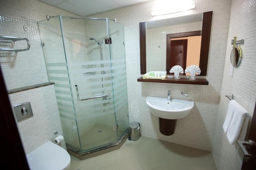 Executive 2 Bedroom Apartment Near Al Maya Market 10 Luxury Bookings