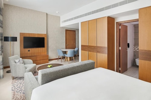 Two Bedroom Suite Near Al Maktoum Airport 8 Luxury Bookings