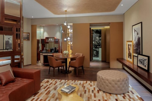Charleston Suite Room Near Damac Royal Business. 8 Luxury Bookings