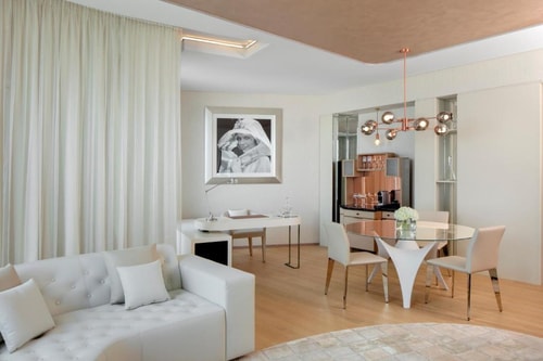 Charleston Suite Room Near Damac Royal Business. 9 Luxury Bookings