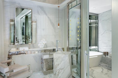 Charleston Suite Room Near Damac Royal Business. 11 Luxury Bookings