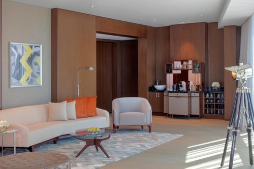Luxury Suite Room Near Damac Royal Business bay. 19 Luxury Bookings