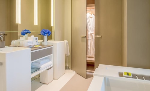 Two Bedroom Residence Near Sadaf Building 5 Luxury Bookings