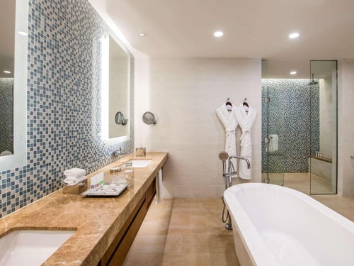 Family 2 Bedroom Suite near Al Ghurair Centre 13 Luxury Bookings