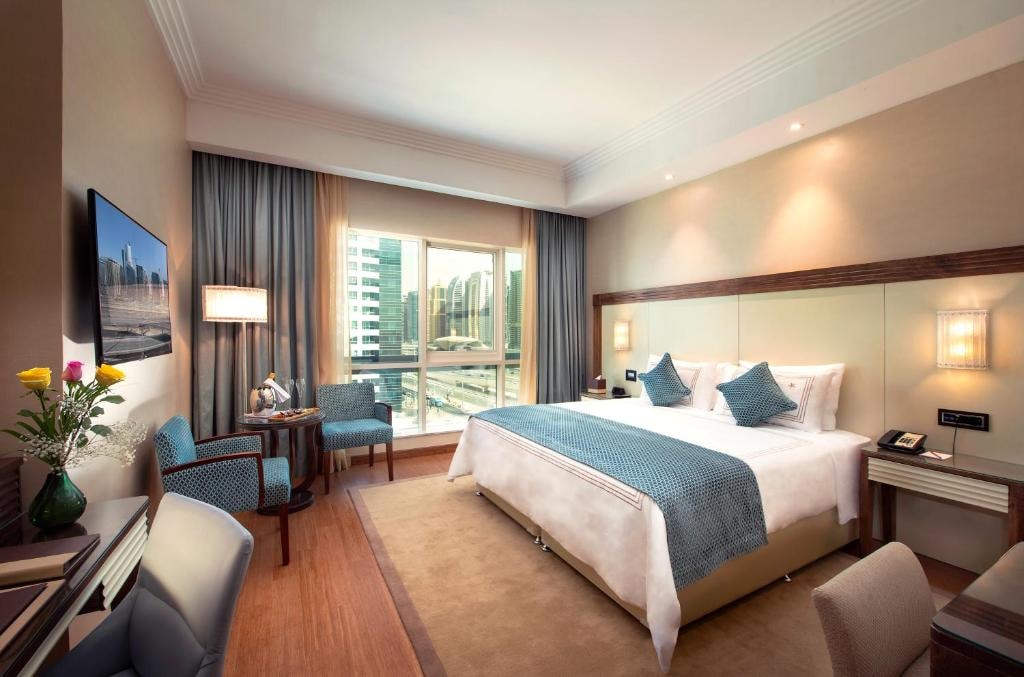 Deluxe King Room Near Escan Tower Dubai Marina Luxury Bookings