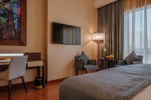 Deluxe King Room Near Escan Tower Dubai Marina 2 Luxury Bookings
