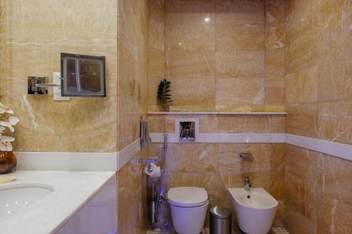 Deluxe King Suite Near Escan Tower Dubai Marina 8 Luxury Bookings