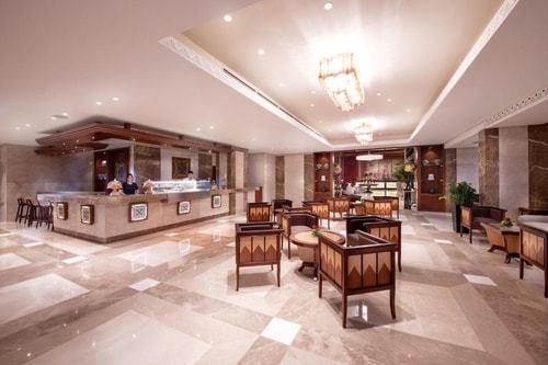 Deluxe King Suite Near Escan Tower Dubai Marina 1 Luxury Bookings