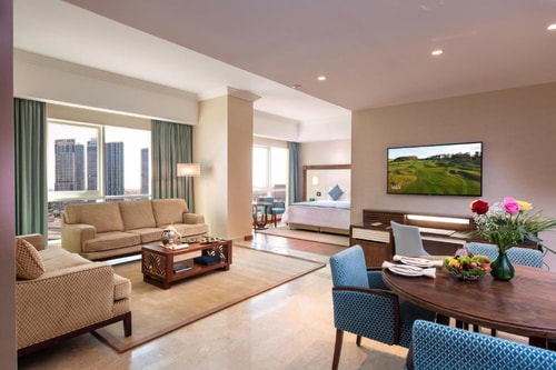 Deluxe King Suite Near Escan Tower Dubai Marina 4 Luxury Bookings