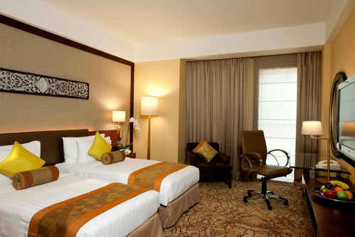 Two Bedroom Apartment Near Emirates NBD 1 Luxury Bookings