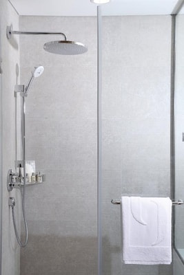 Brand New Superior Room Near Mashreq Metro 7 Luxury Bookings