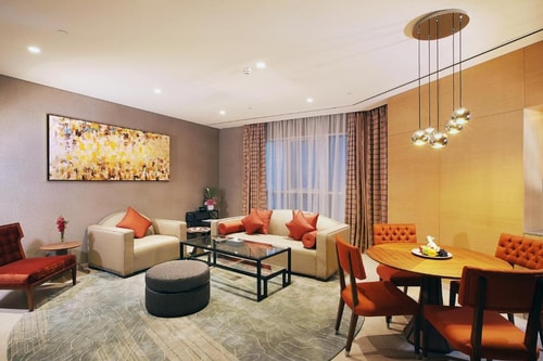 Brand New Grand Suite Near Mashreq Metro 6 Luxury Bookings