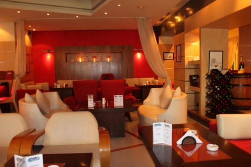 Deluxe Room Near Madina Super Market 7 Luxury Bookings