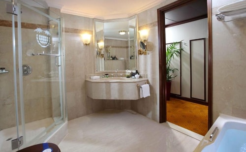 Deluxe Room Near Madina Super Market 6 Luxury Bookings