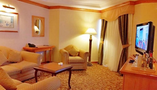 Deluxe Near Green Lily Sp By Luxury Bookings 6 Luxury Bookings