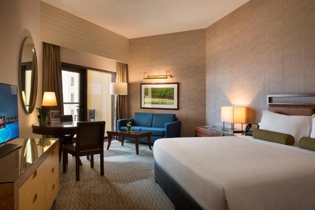 Classic King Room Near The Walk Shopping Mall Luxury Bookings