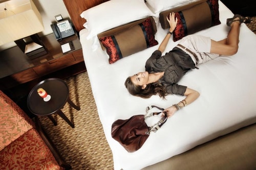 Classic King Room Near The Walk Shopping Mall 1 Luxury Bookings