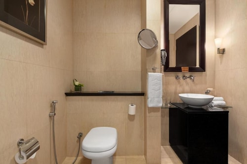 Studio Apartment Near Financial Centre Metro 5 Luxury Bookings