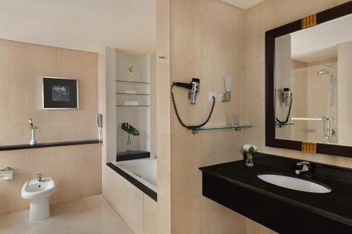Studio Apartment Near Financial Centre Metro 6 Luxury Bookings