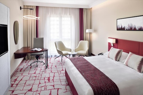 Superior King Room Near American Hospital 2 Luxury Bookings