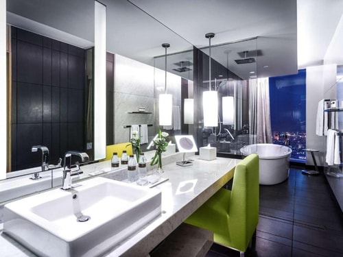 Luxury King Room Near Burj Khalifa Metro Downtown 4 Luxury Bookings