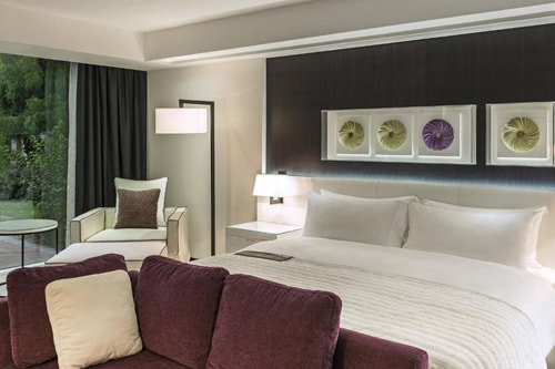 Deluxe Room Near DXB Airport by Luxury Bookings 4 Luxury Bookings