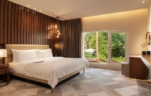 Deluxe Room Near DXB Airport by Luxury Bookings 17 Luxury Bookings