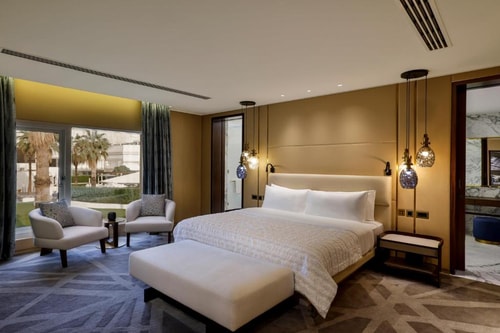 Deluxe Room Near DXB Airport by Luxury Bookings 23 Luxury Bookings