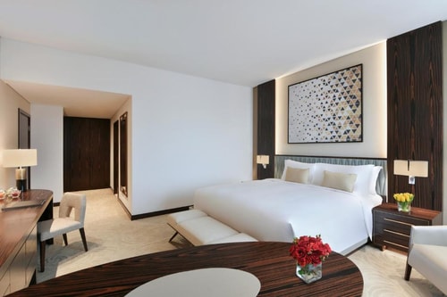 One Bedroom King Suite nearby Wafi Shopping Mall 4 Luxury Bookings