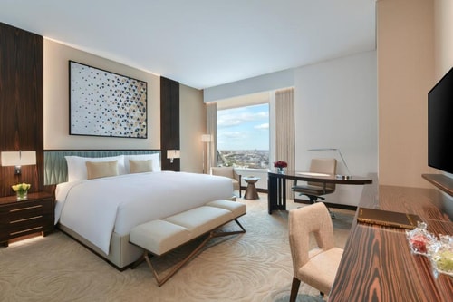 One Bedroom King Suite nearby Wafi Shopping Mall 5 Luxury Bookings