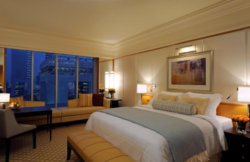 Deluxe Room Near Financial Center Metro 4 Luxury Bookings